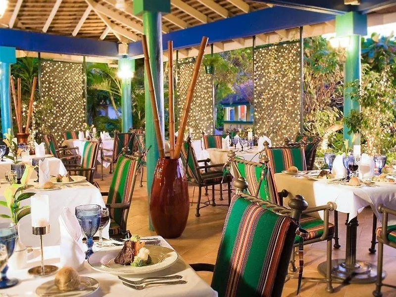 Hotel Sandals Carlyle Inn Μοντέγκο Μπέυ